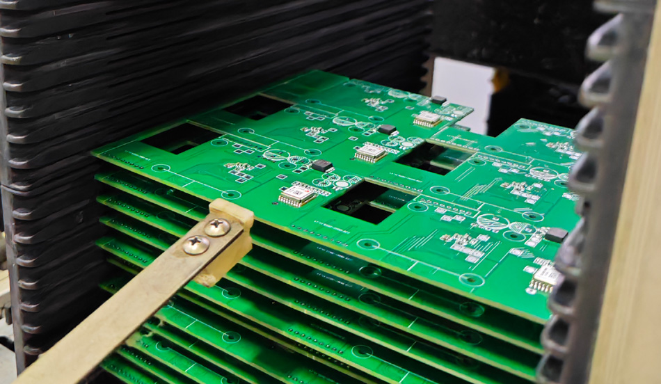 PCBA-tehtaiden automaation tasojen vaikutus massatuotantoon